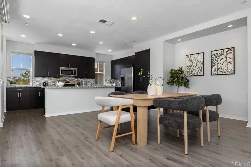 https://cdn.realtyfeed.com/cdn/127/306799453/e63d24e9f4115706b9aa07fbf76b1999.webp