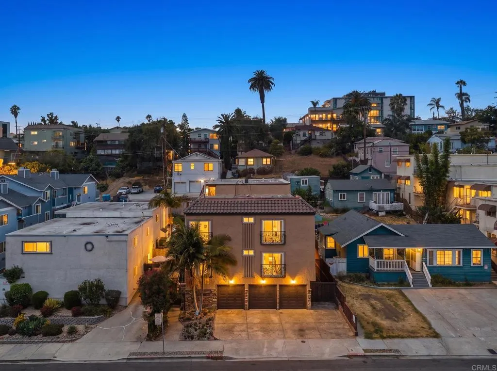 https://cdn.realtyfeed.com/cdn/127/306799544/bb45d9c052cdecc321597354487bfce2.webp