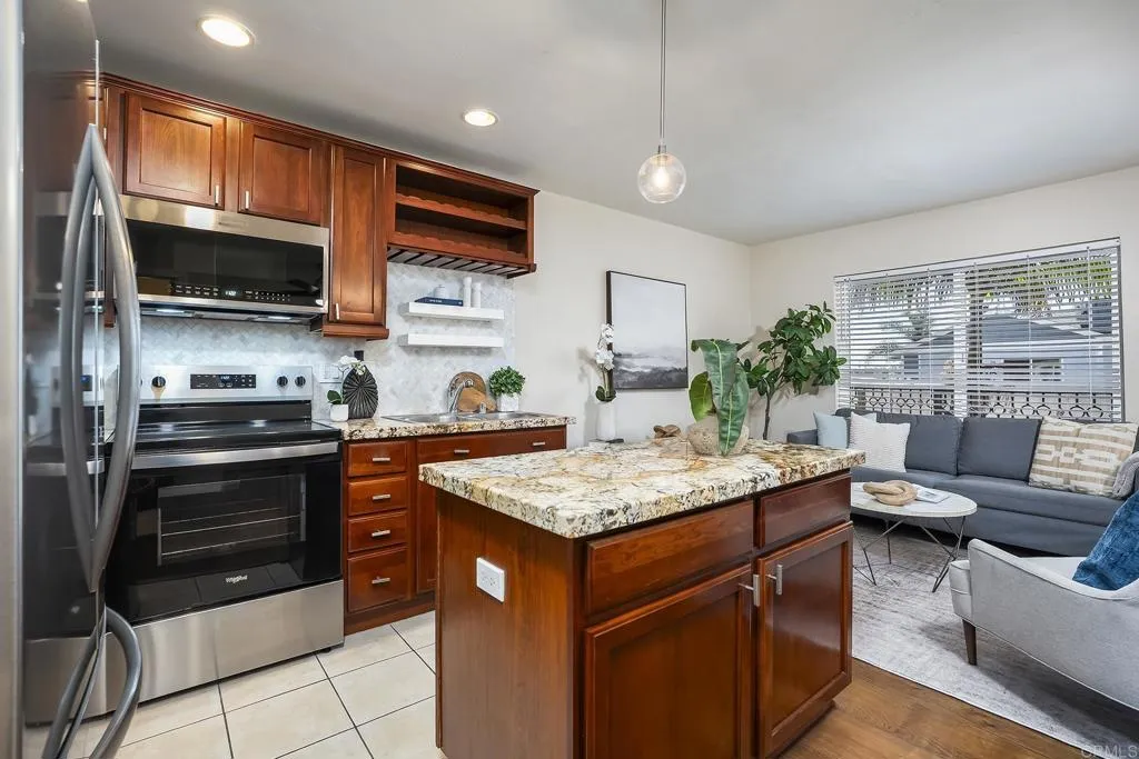 https://cdn.realtyfeed.com/cdn/127/306799544/dc08a1ac7e3488f16499e6298d2fec60.webp