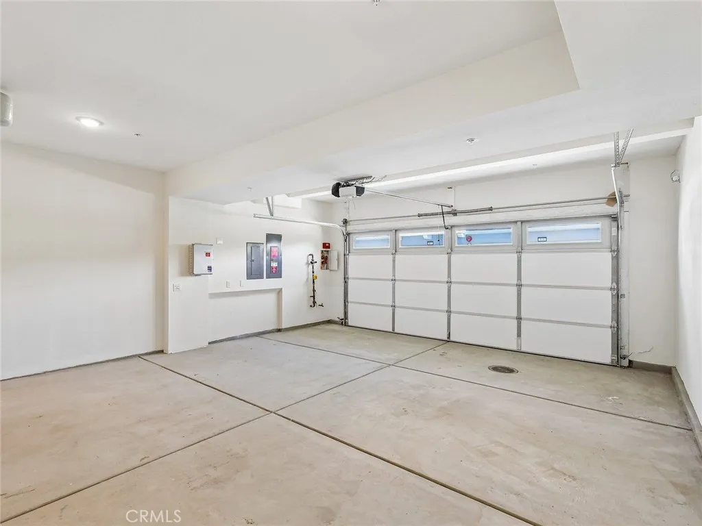 https://cdn.realtyfeed.com/cdn/127/306799592/0b62c38ea1a954bc50779ccc60d5fcd3.webp