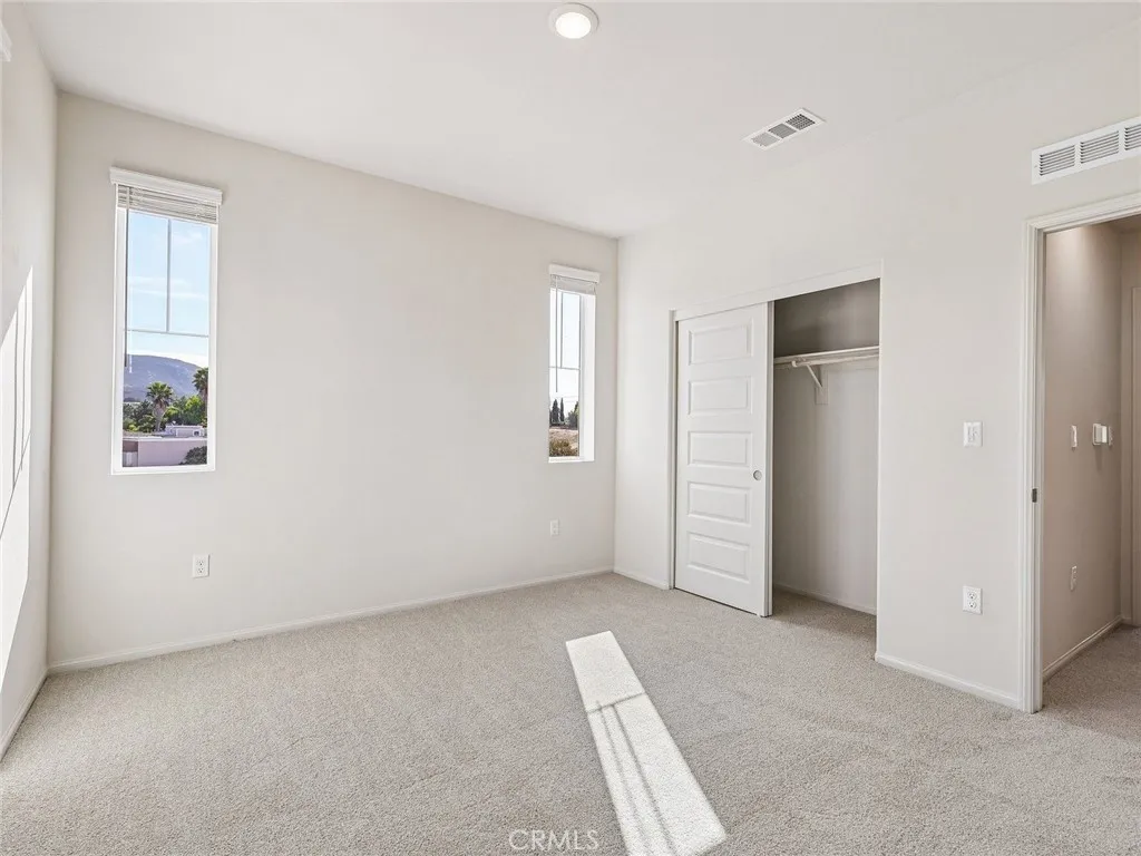 https://cdn.realtyfeed.com/cdn/127/306799592/3a6ad85ee2c1b5b268dffe92a5e8791f.webp
