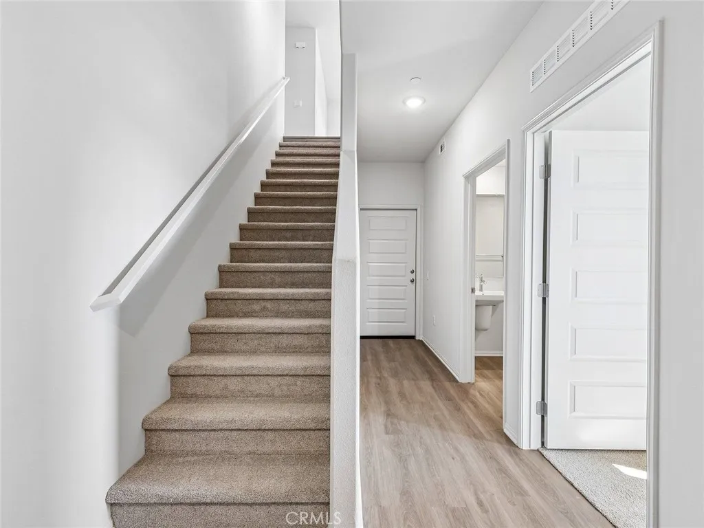 https://cdn.realtyfeed.com/cdn/127/306799592/574ca5eb572e45ea440e399428927c0f.webp
