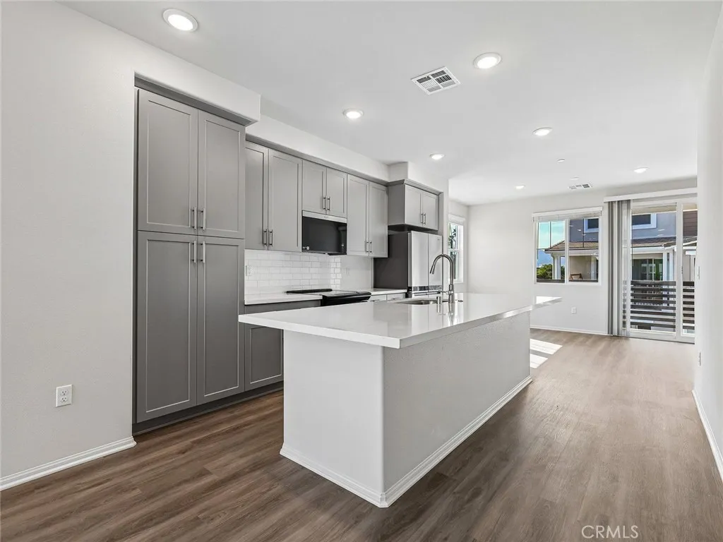 https://cdn.realtyfeed.com/cdn/127/306799592/60238963bf166abe71da3bb846ea4d6a.webp