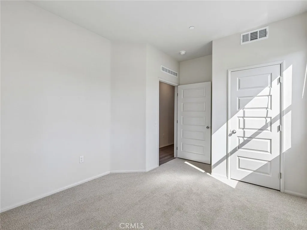 https://cdn.realtyfeed.com/cdn/127/306799592/8ce4781c5e94655fd9c42702578f2b8f.webp