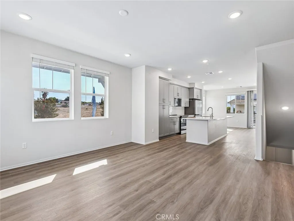 https://cdn.realtyfeed.com/cdn/127/306799592/dc279ae4e2f75bb4b6e5dfa31d698501.webp