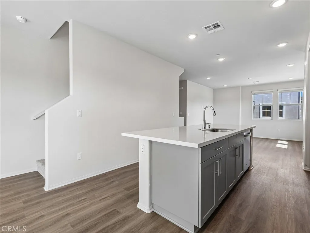 https://cdn.realtyfeed.com/cdn/127/306799592/eb52962596e615ebc19a20cc45bc395f.webp