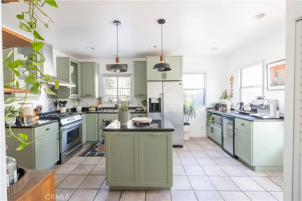 https://cdn.realtyfeed.com/cdn/127/306799604/1698b32b2f0991fa29e21c873dbb9773.webp