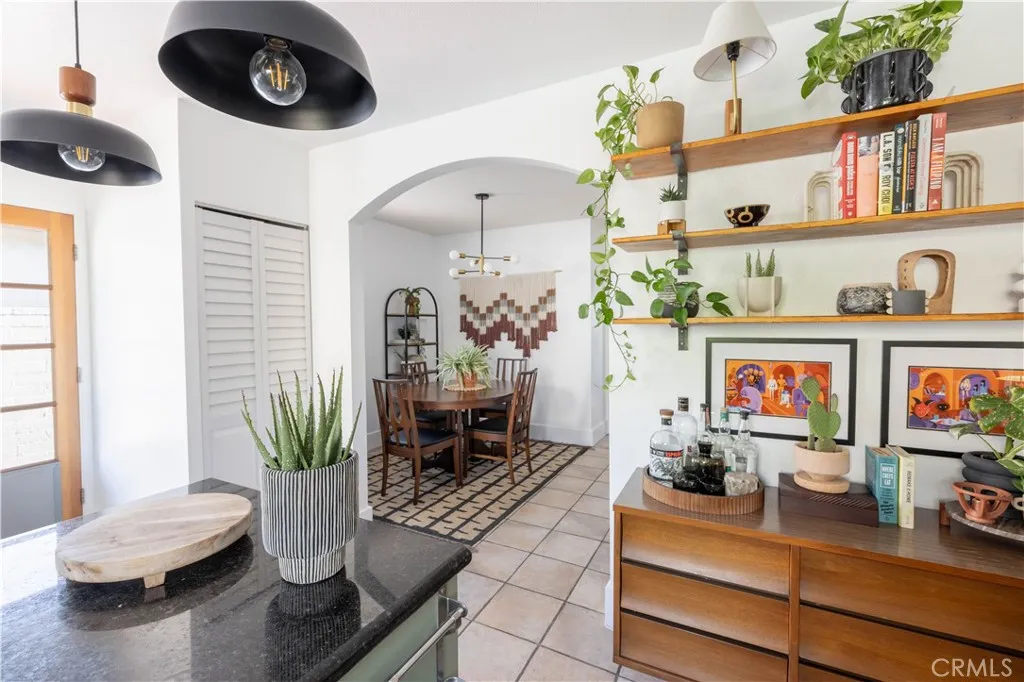 https://cdn.realtyfeed.com/cdn/127/306799604/8f443630a6c63fe68155a7b7acb12107.webp