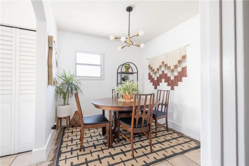 https://cdn.realtyfeed.com/cdn/127/306799604/b86c69813ed5e3753e3b845bd601f800.webp