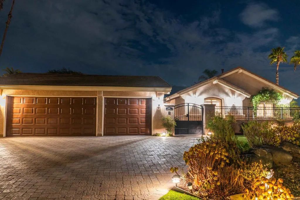 https://cdn.realtyfeed.com/cdn/127/306799609/07bfb1da2c205b1a21dae470bb094fdf.webp