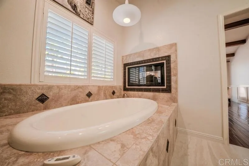 https://cdn.realtyfeed.com/cdn/127/306799609/234760d026ffeda95fec4014a3f29c05.webp