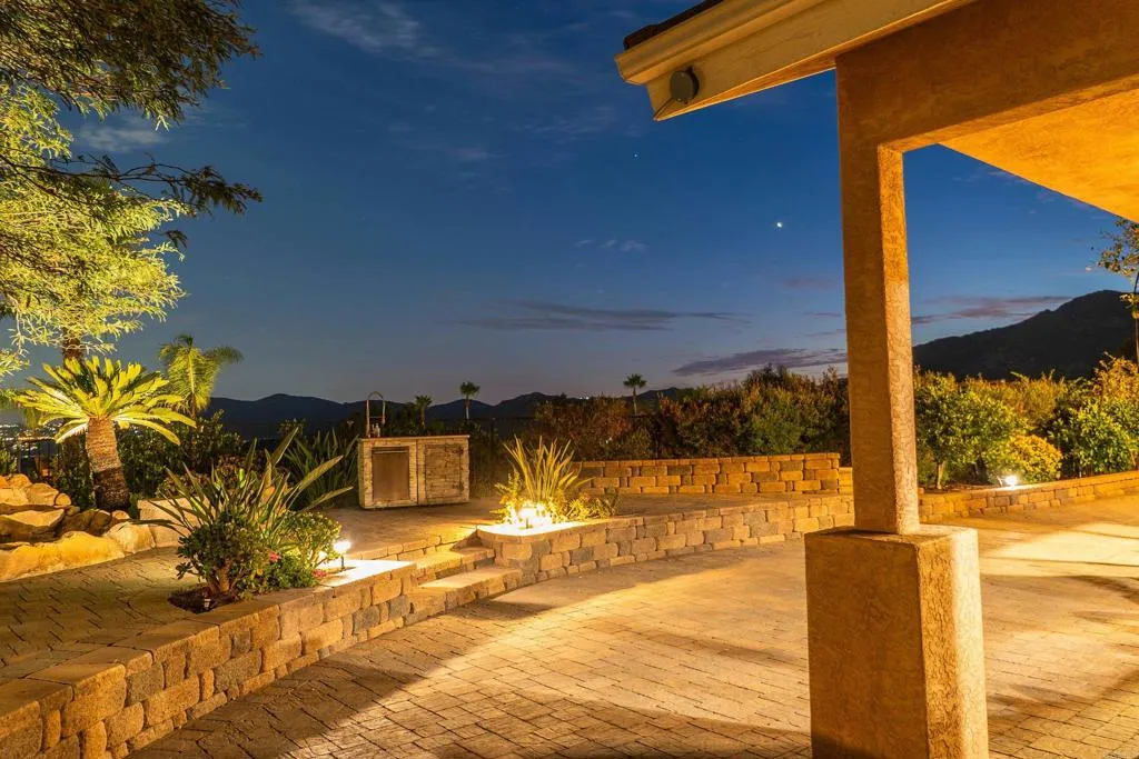 https://cdn.realtyfeed.com/cdn/127/306799609/24147ea675467acffe290fe195fd04d0.webp