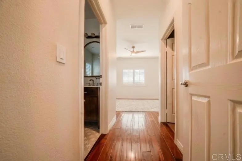 https://cdn.realtyfeed.com/cdn/127/306799609/385f9bdd52fca9b36802769bdf23e0fd.webp