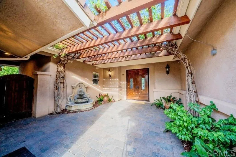 https://cdn.realtyfeed.com/cdn/127/306799609/6f1108b62f5a8555a1fc8e025198fa92.webp