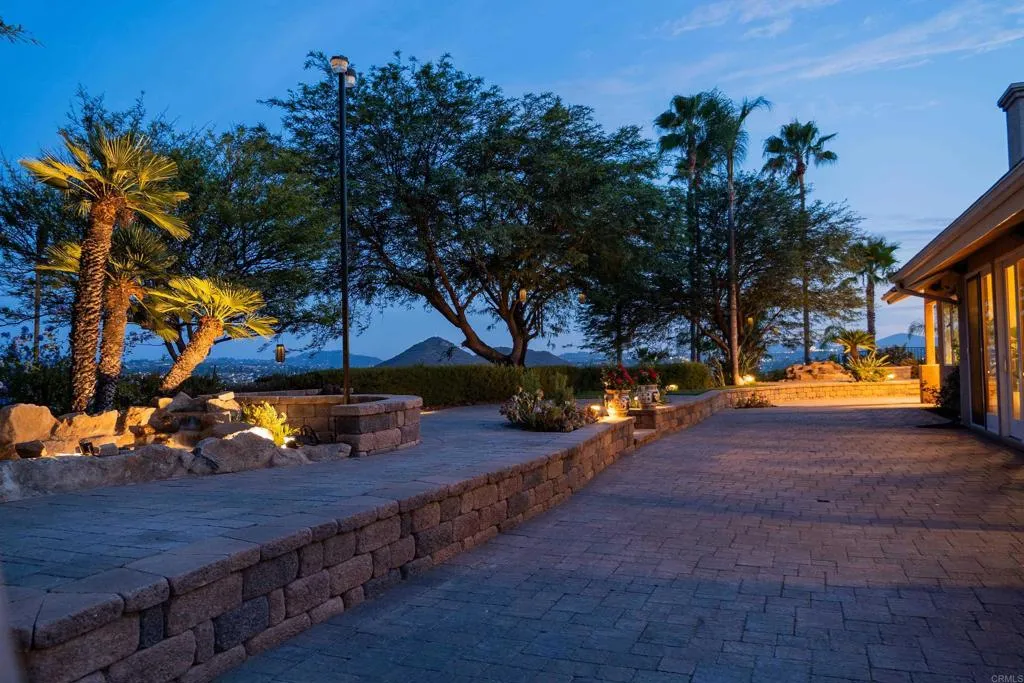 https://cdn.realtyfeed.com/cdn/127/306799609/77a9acbc819eb1d0da265ef953d8a8f9.webp