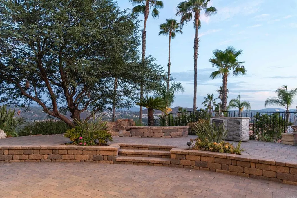 https://cdn.realtyfeed.com/cdn/127/306799609/e52b5f355062395ad75a22610382ff1a.webp