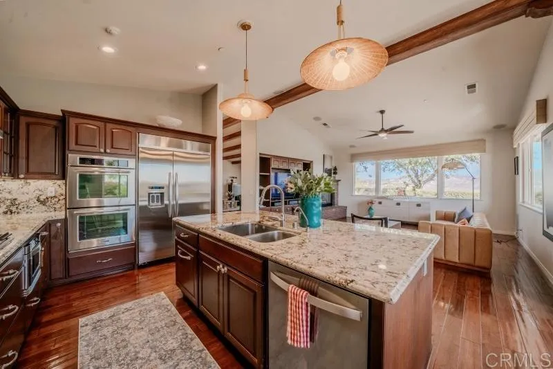 https://cdn.realtyfeed.com/cdn/127/306799609/f4b05cb8fe8c2ab2e90b240ef79b6fd6.webp