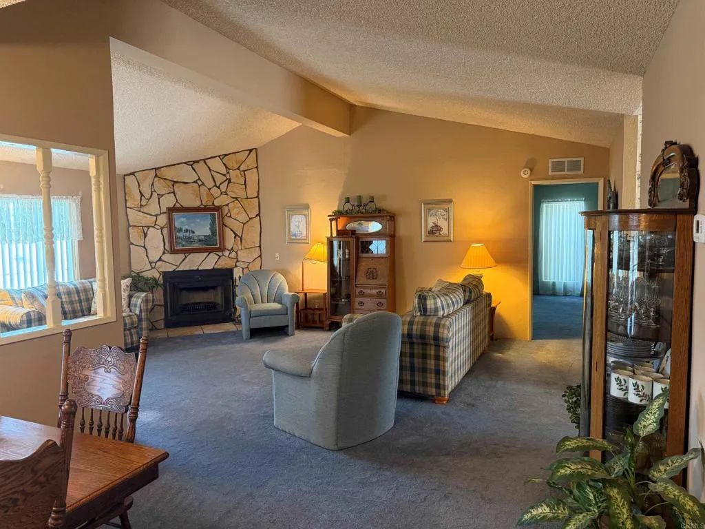 https://cdn.realtyfeed.com/cdn/127/306799611/11a781cf5a636c90983266880ff771f4.webp