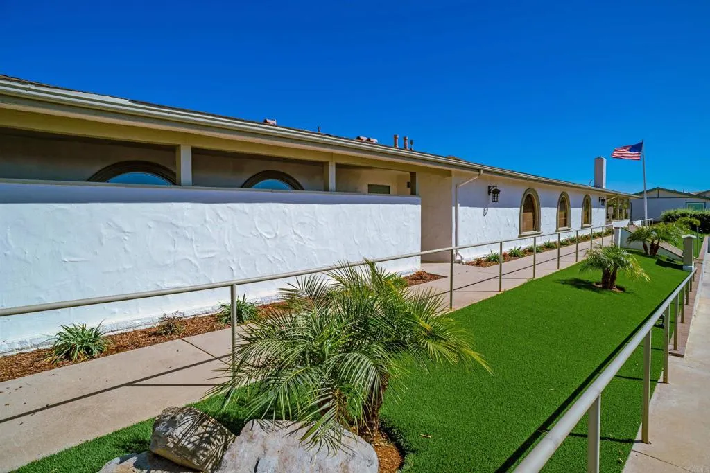 https://cdn.realtyfeed.com/cdn/127/306799611/40ee2857d8a3ce4bc1874199f80fd97e.webp