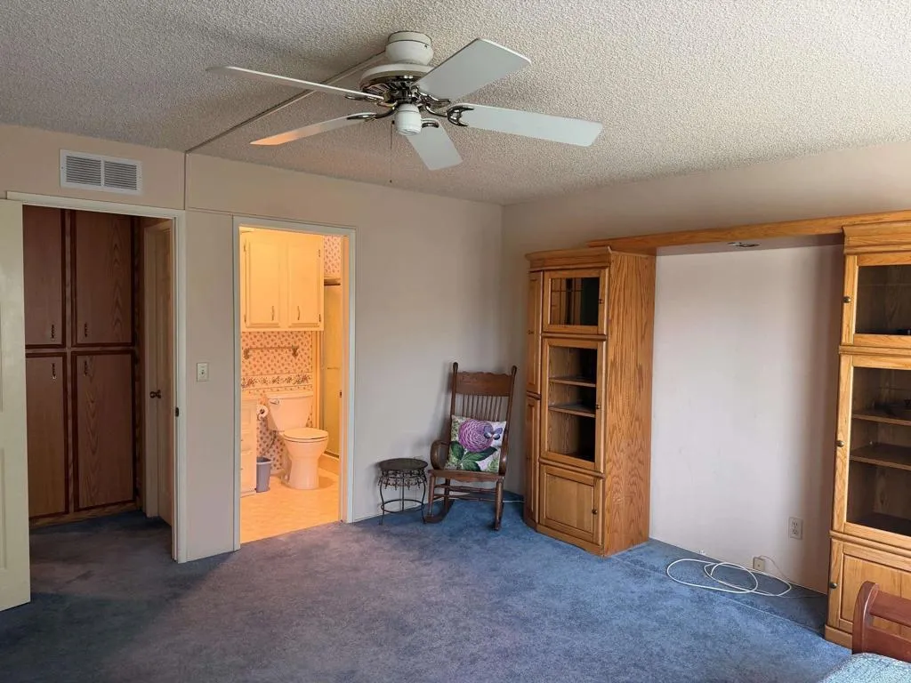 https://cdn.realtyfeed.com/cdn/127/306799611/4c1e5060947d44c64fcc2f45f7f994ea.webp