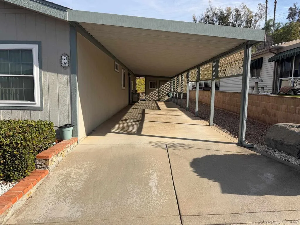 https://cdn.realtyfeed.com/cdn/127/306799611/616ba580549f9980f53acafe3986919a.webp