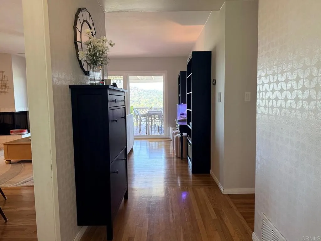 https://cdn.realtyfeed.com/cdn/127/306799613/44e1290fec7336a357264c21b4485884.webp