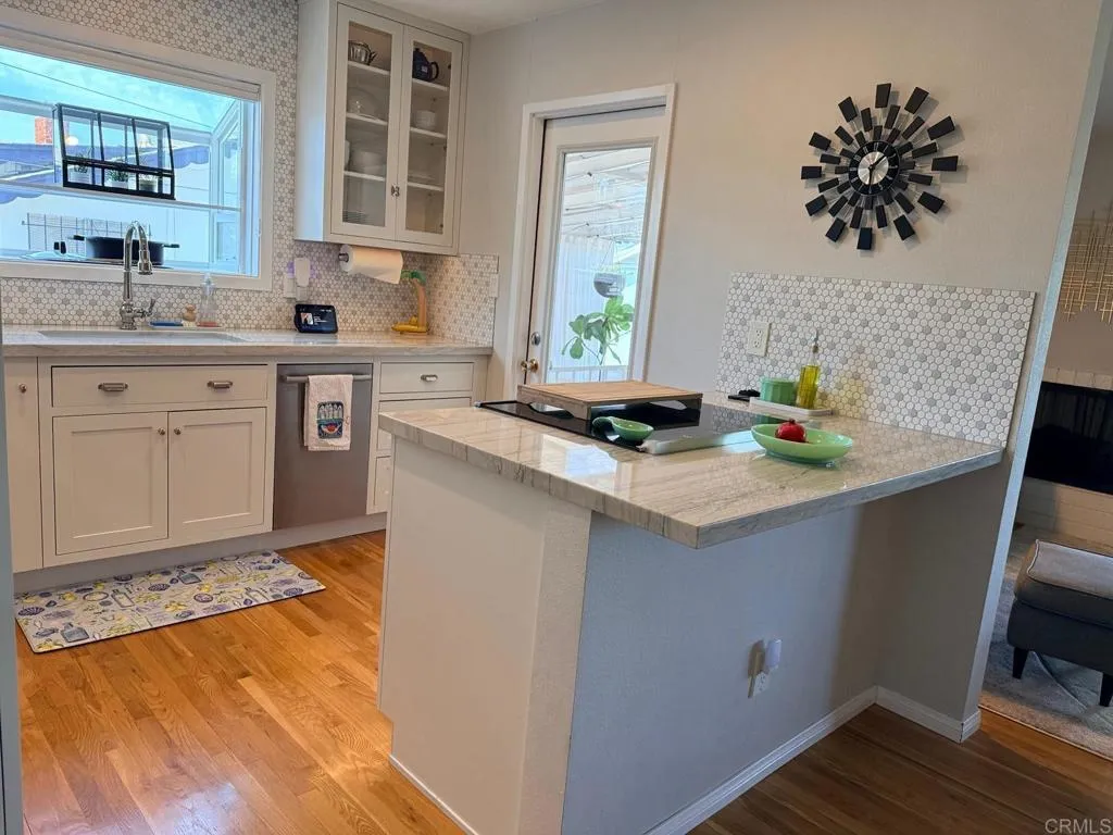 https://cdn.realtyfeed.com/cdn/127/306799613/8d8d6864adae41ec9736dd223e9f2a93.webp