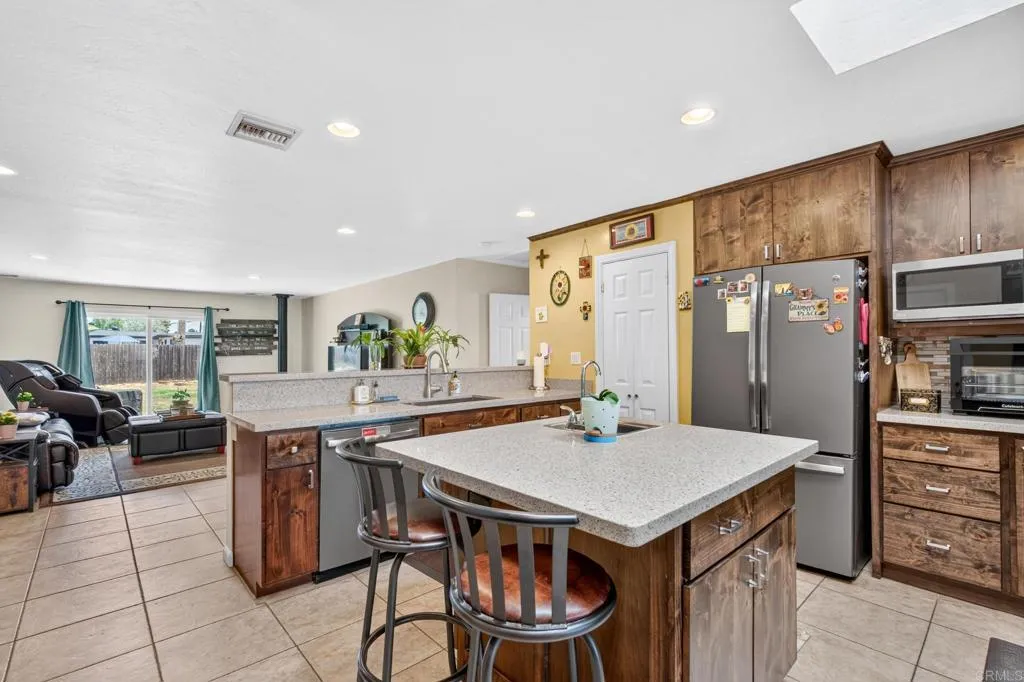 https://cdn.realtyfeed.com/cdn/127/306799615/638ca847a1fbed25bc716c9ed1125cc9.webp