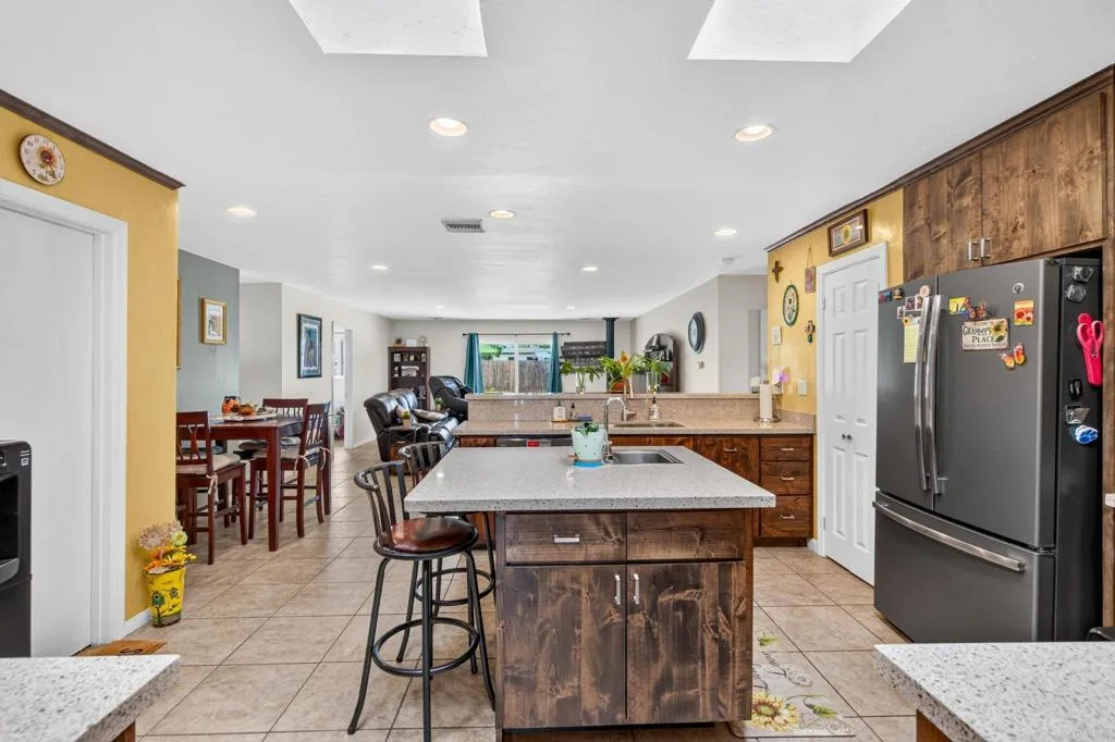 https://cdn.realtyfeed.com/cdn/127/306799615/9520b81238f51a884840cce0144a4cba.webp
