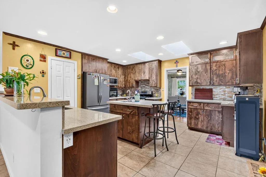 https://cdn.realtyfeed.com/cdn/127/306799615/ecbd87f057d2ca56b0ef1d51255858a4.webp