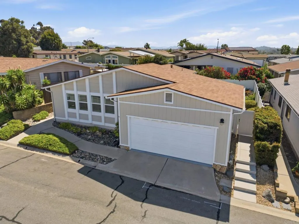 https://cdn.realtyfeed.com/cdn/127/306799745/8847d4603d4b4c03c70ee1e8734cf41d.webp