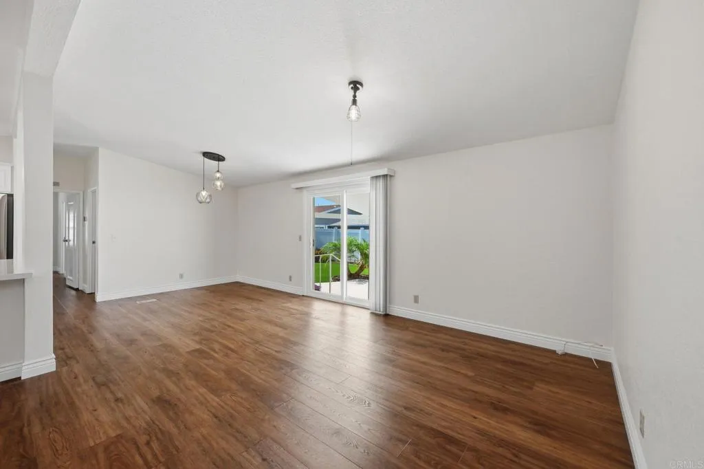 https://cdn.realtyfeed.com/cdn/127/306799745/946ae21c695308e6931b350f142e7a64.webp