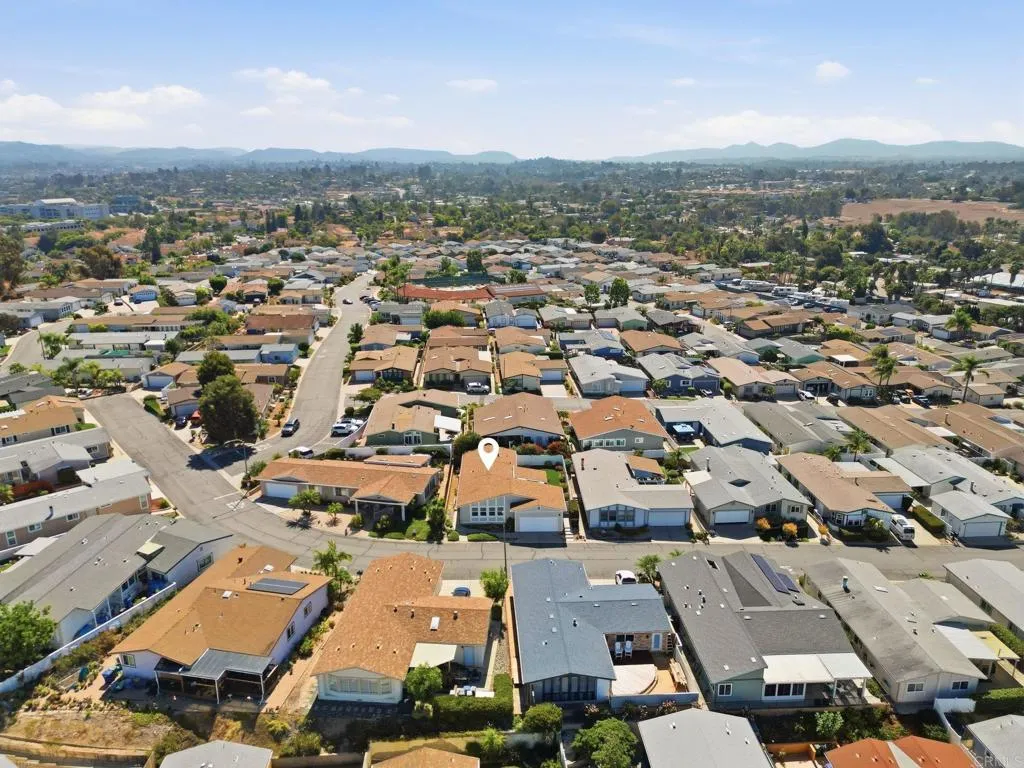 https://cdn.realtyfeed.com/cdn/127/306799745/c2c0c79becc699611f9d0adb9e40c264.webp