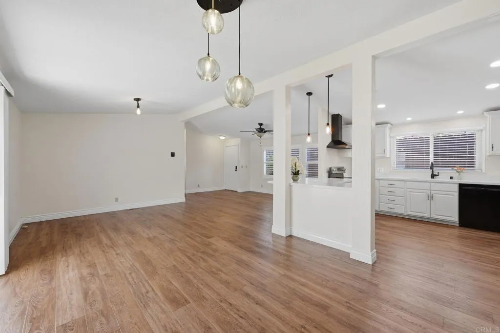 https://cdn.realtyfeed.com/cdn/127/306799745/e96797c29a994d8caaf6154099c391c9.webp