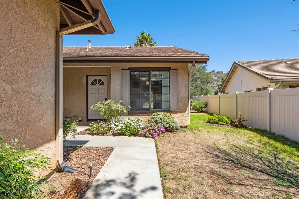 4218 Los Padres Drive, Fallbrook, CA 92028 - Photo 3 of 32, Fallbrook, CA