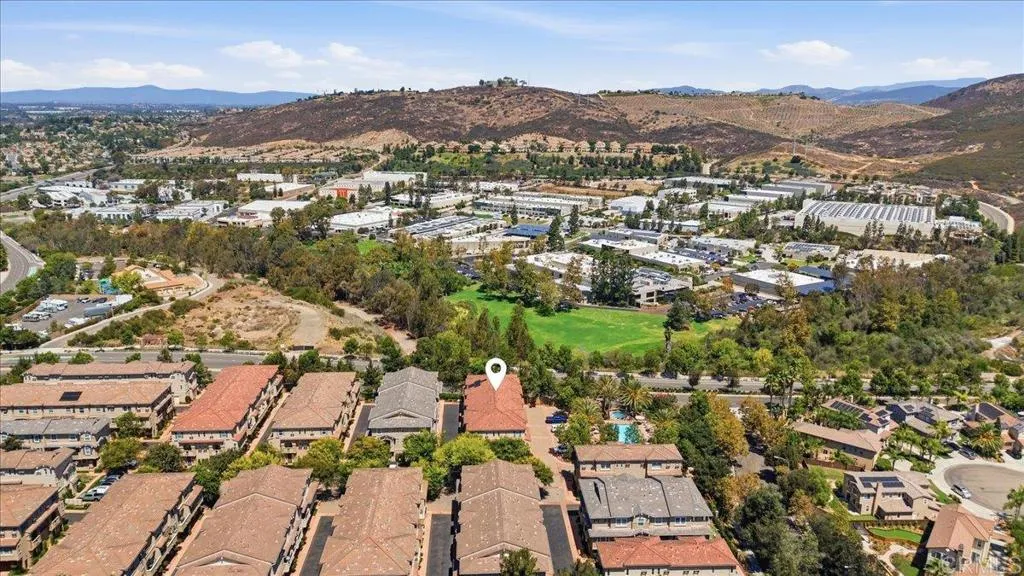 https://cdn.realtyfeed.com/cdn/127/306799902/0ca7cad4f478484ef902ed92a5dd8c88.webp
