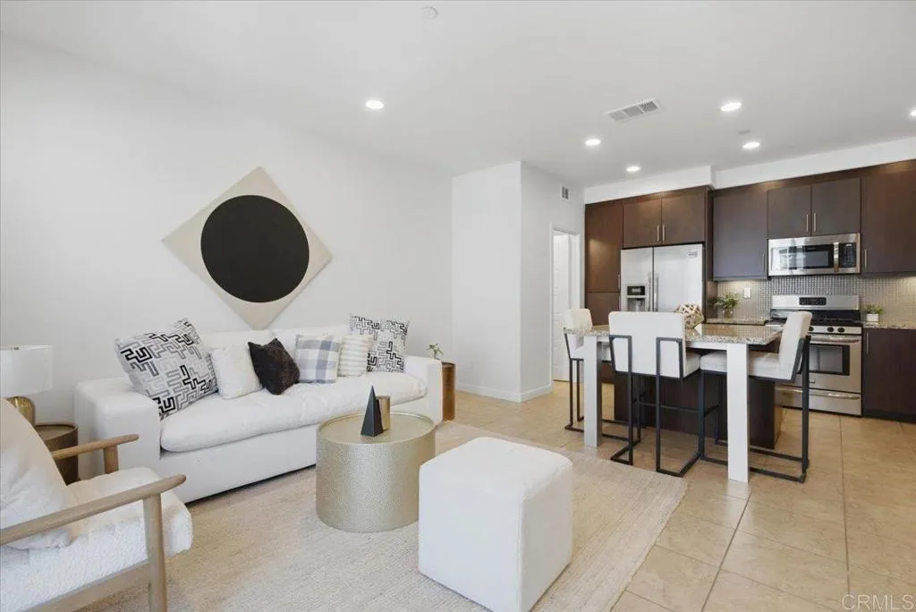 https://cdn.realtyfeed.com/cdn/127/306799902/0d1458d7a02bfbb0729d0a101bb57c99.webp