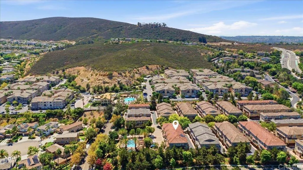 https://cdn.realtyfeed.com/cdn/127/306799902/0dbea3f0f74050027376a300170183df.webp