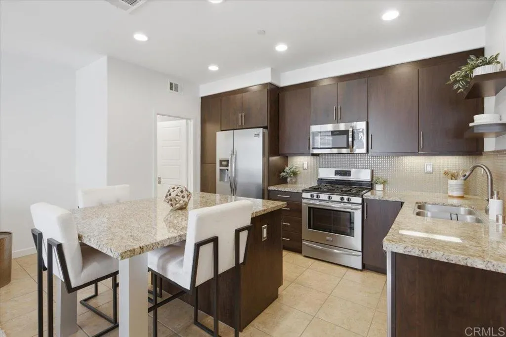 https://cdn.realtyfeed.com/cdn/127/306799902/3b1d15745fcea76c1b99f2de7fb81f05.webp