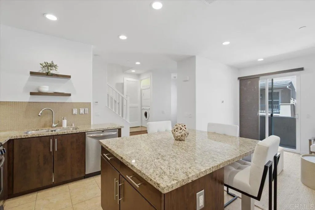 https://cdn.realtyfeed.com/cdn/127/306799902/5d872cbce8628924e4531daba77b115a.webp