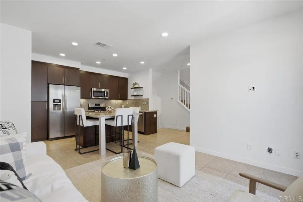 https://cdn.realtyfeed.com/cdn/127/306799902/75a298025c789abf00ae40ad312785d9.webp