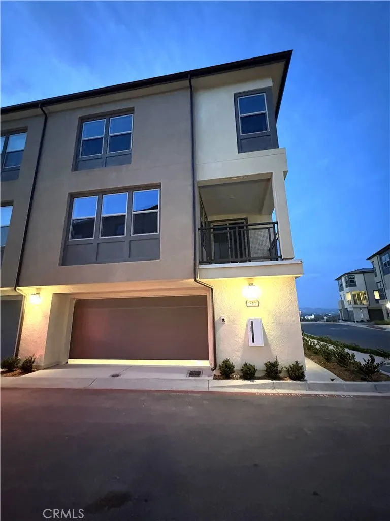 315 Honeysuckle Way, Oceanside, CA 92057 - Main photo, Oceanside, CA