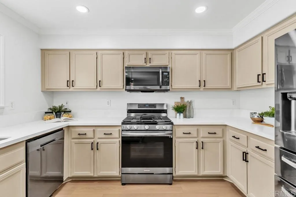 https://cdn.realtyfeed.com/cdn/127/306799953/27323b3511b0283091fd8116d3c8ecd2.webp