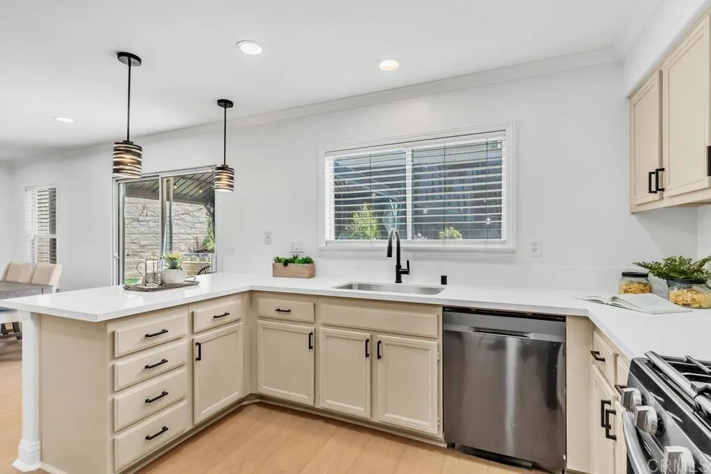 https://cdn.realtyfeed.com/cdn/127/306799953/aaad65461da68bbbe0cea609699dfa69.webp
