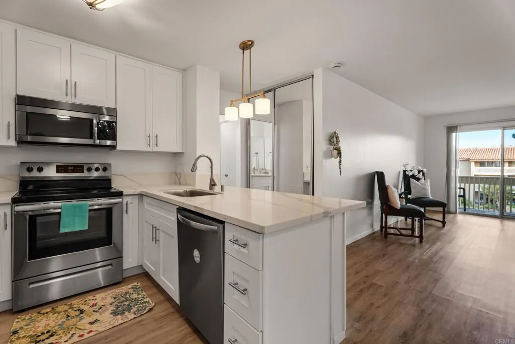 1801 Diamond Street Unit 3-205, San Diego, CA 92109 - Main photo, San Diego, CA