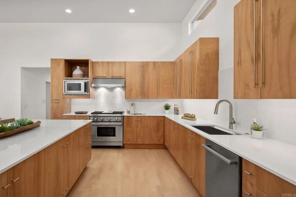 https://cdn.realtyfeed.com/cdn/127/306799974/464a575e5b2cf3acd2b410ab07b43249.webp