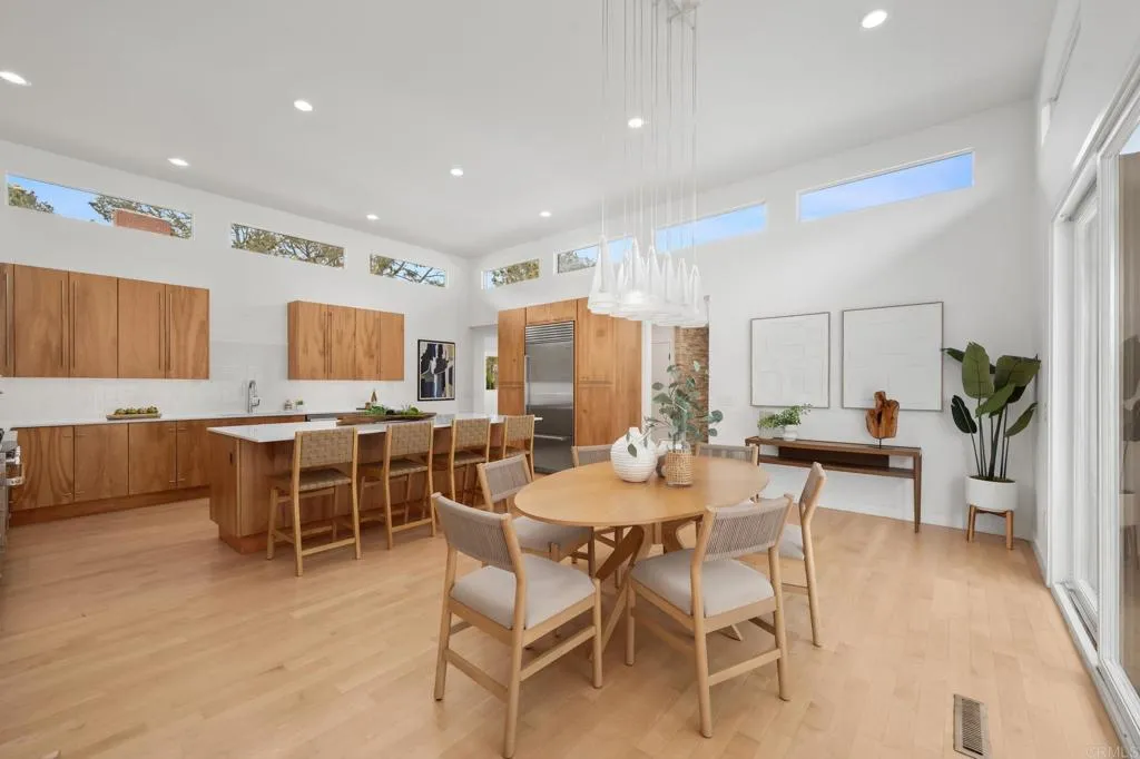 https://cdn.realtyfeed.com/cdn/127/306799974/5793ace319c4df358effc1382a9c531e.webp