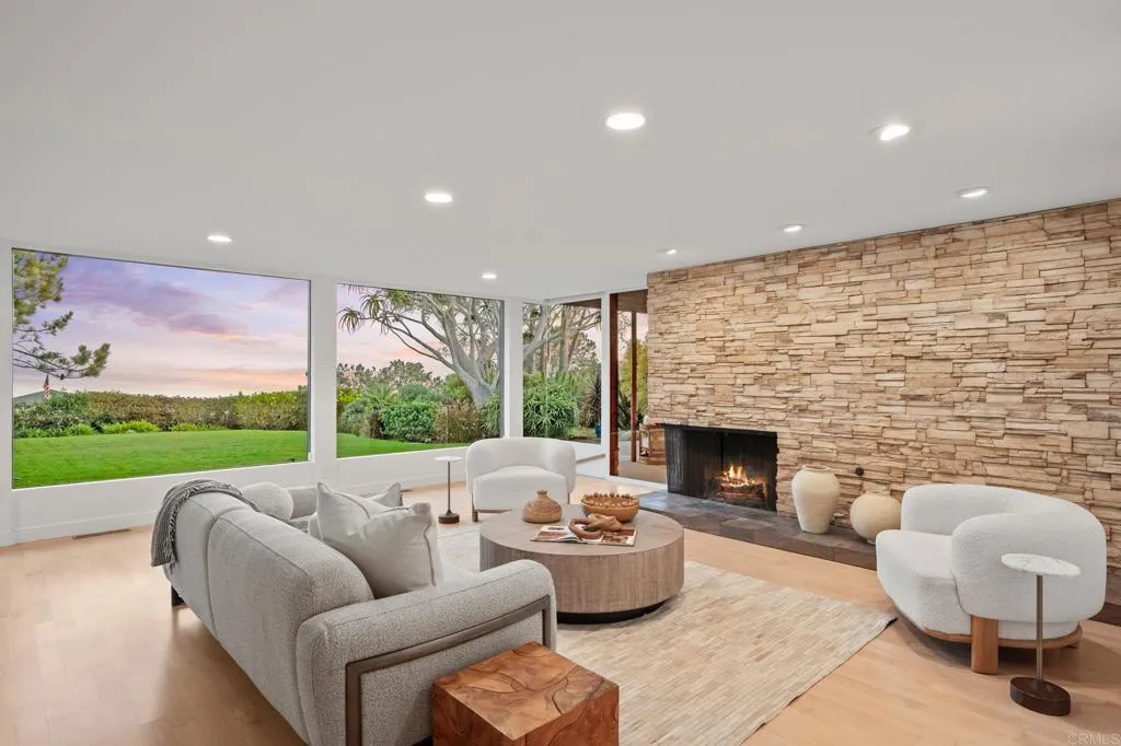 https://cdn.realtyfeed.com/cdn/127/306799974/bf2f9a159c9f90eef9bf7b8baf7d0b64.webp