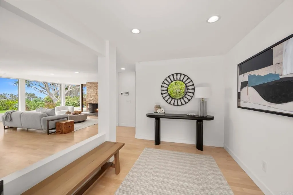 https://cdn.realtyfeed.com/cdn/127/306799974/c9e3dd3df7b7f68f596f3e984f7b56f6.webp