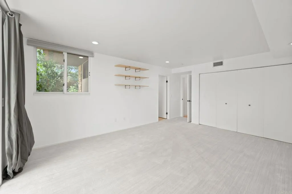 https://cdn.realtyfeed.com/cdn/127/306799974/e0f30ce2ffb607fbc79e8e926ee1a9a7.webp